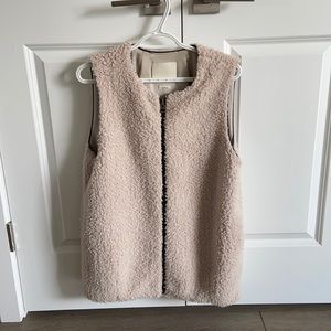Aritzia Wilfred Chatou Vest, faux fur